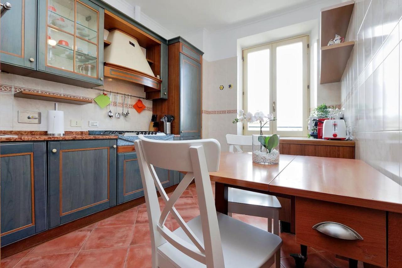 Colosseo Sunset Apartment Рим Экстерьер фото